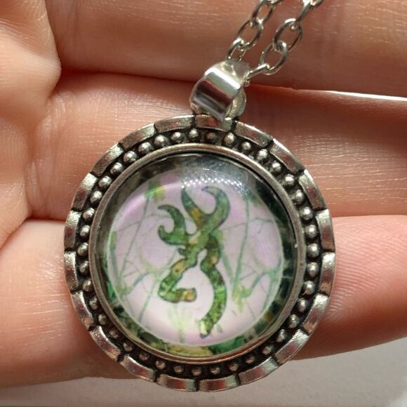 (U1) Browning Buck Necklace - Picture 1 of 5